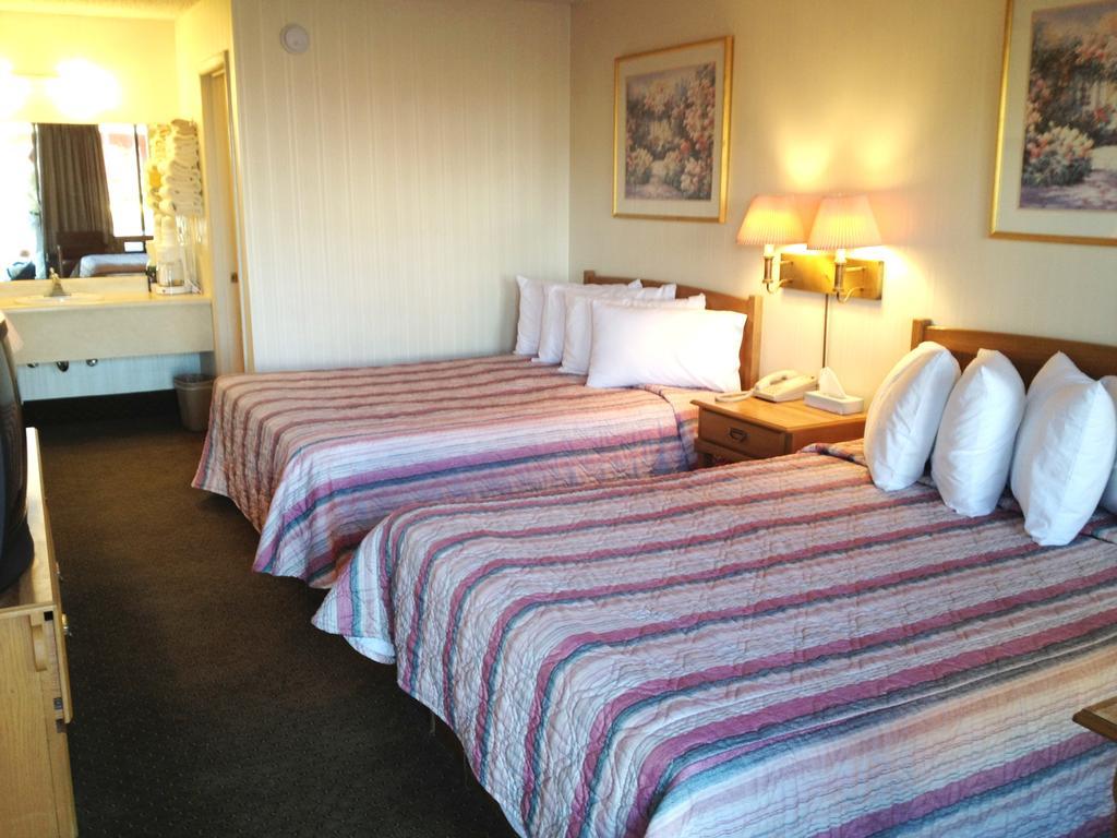 בראנסון Almost Home Lodge חדר תמונה